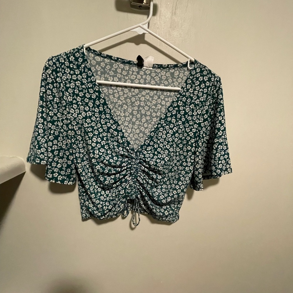 Synch and cropped shirt